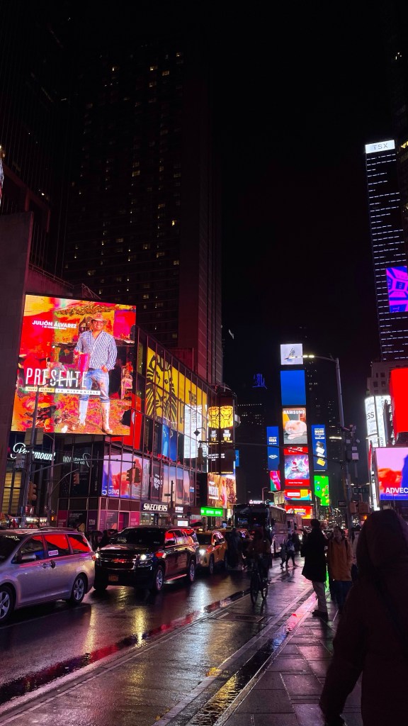 Welcome to New Yorkkk&nbsp;🎶🗽🍎